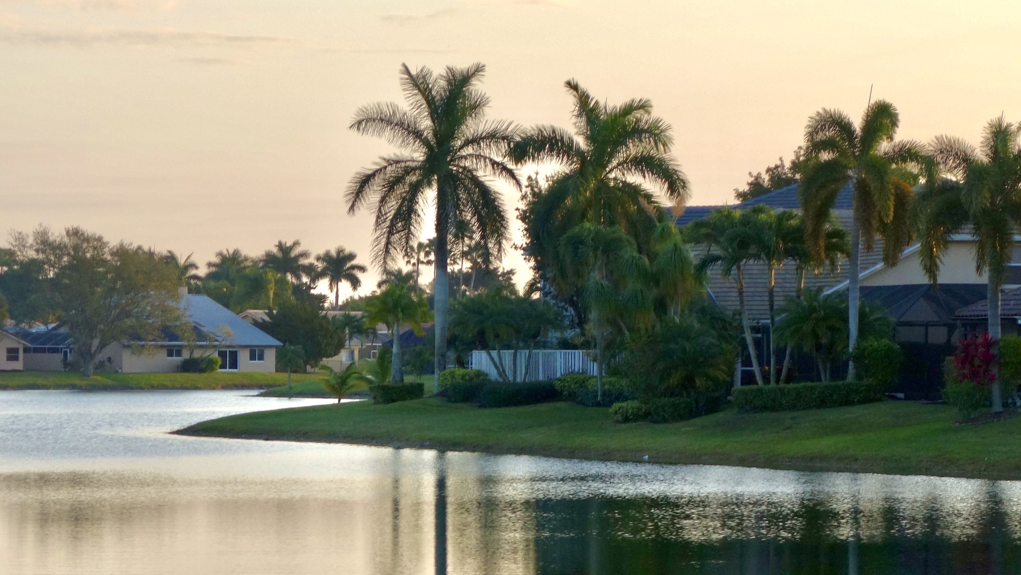 Waterfront Homes In A Florida Neighborhood